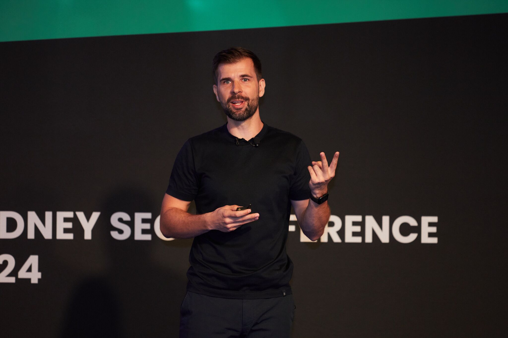 Sydney SEO Conference: “An Absolute Belter” | Tim Soulo presenting at Sydney SEO Conference on how to use Ahrefs for competitive intelligence.